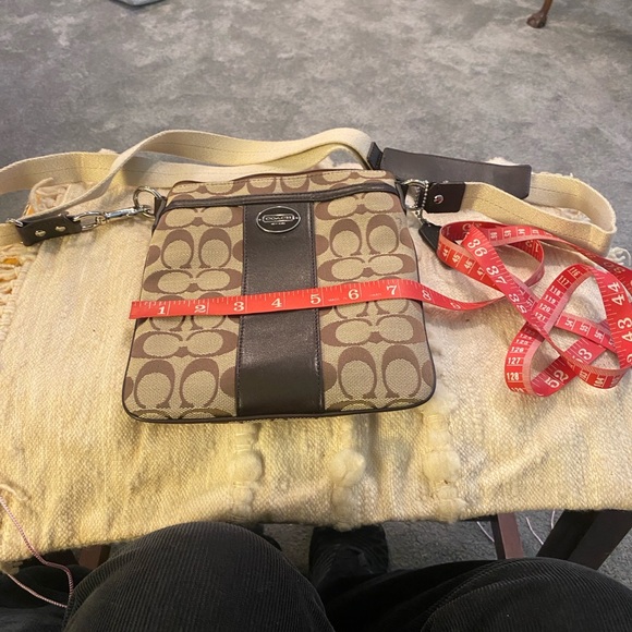 Coach Brown and Cream Signature Messenger Bag - Picture 2 of 7